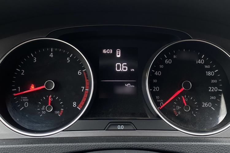 Used Volkswagen Golf 2015 1.6L Manual Fashion Edition