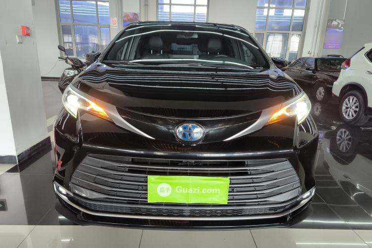 Used Toyota Sienna 2021 2.5L Hybrid Premium Edition