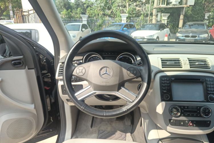 Used Mercedes-Benz R-Class 2011 R 300 L Business Model