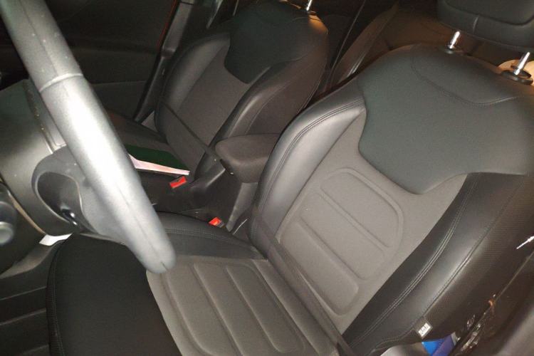 Used  Renegade 2019 220T Automatic Leading Edition