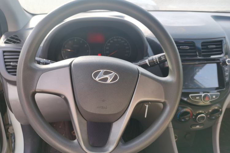 Used Hyundai Verna 2014 1.4L Manual Smart GLS Trim

