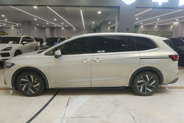 Used Volkswagen Viloran 2020 330TSI Luxury Edition
