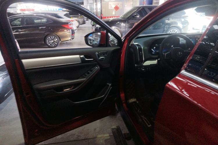 Used BYD Tang New Energy 2018 DM 2.0T All-Wheel Drive Smart Connectivity Luxury Model 7 Seats China V Emission Standard
