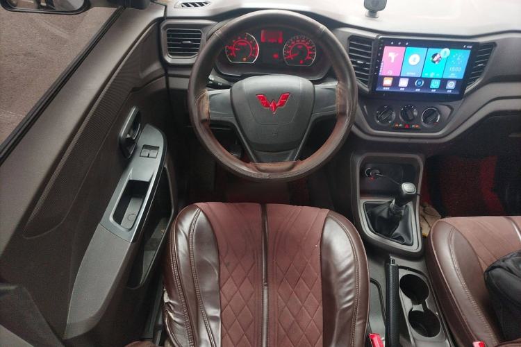 Used Wuling Hongguang V 2022 1.5L Jingqu Version Hydraulic Power Steering LAR