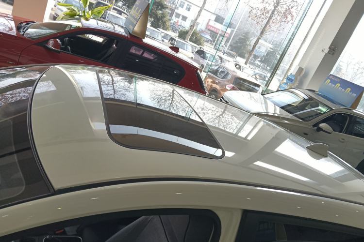 Used Nissan Tiida 2021 1.6L CVT Cool Edition
