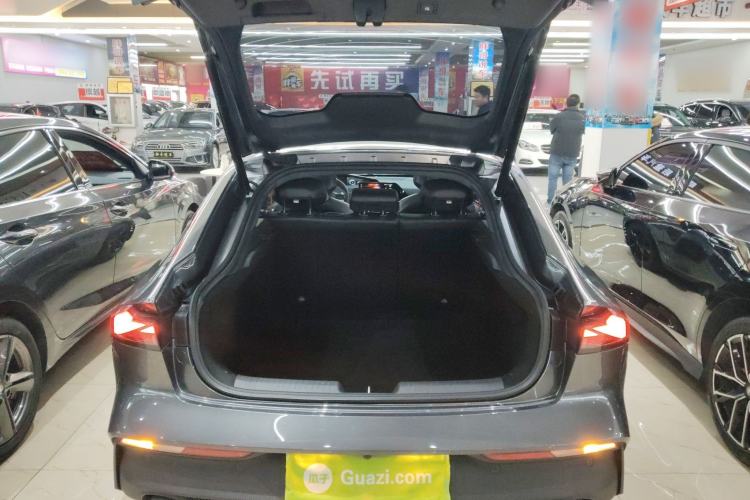 Used Changan UNI-V 2022 1.5T Prestige Version