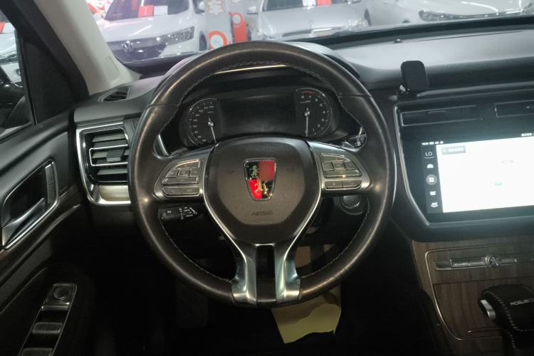 Used Roewe RX8 2019 30T Smart Connectivity Two-Wheel Drive Supreme Flagship Edition
