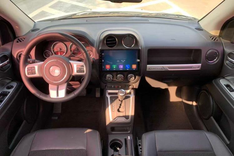 Used  Compass 2014 Revised Version 2.4L Four-Wheel Drive Comfort Edition
