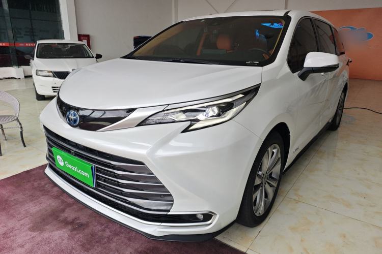 Used Toyota Sienna 2023 2.5L Hybrid Deluxe Edition