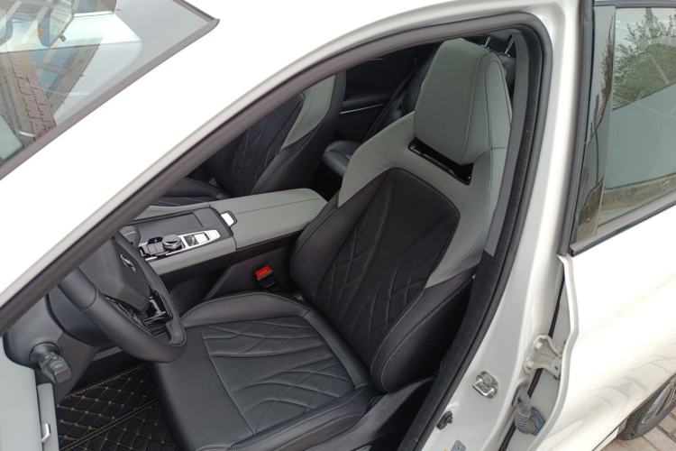 Used Changan CS75 PLUS 2024 3rd Generation Champion Edition 1.5T Intelligent Drive Dynamic Model
