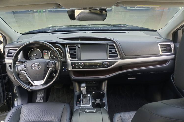 Used Toyota Highlander 2018 2.0T Four-Wheel Drive Luxury Edition 7 Seats China V Emission Standard
