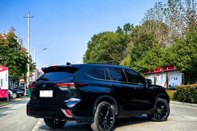 Used Toyota Highlander 2023 2.5L Smart Electric Hybrid Dual-Engine 4x4 Knight Edition 7 Seats
