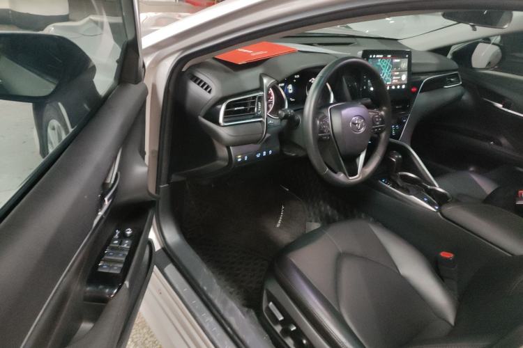 Used Toyota Camry 2021 2.0G Luxury Edition
