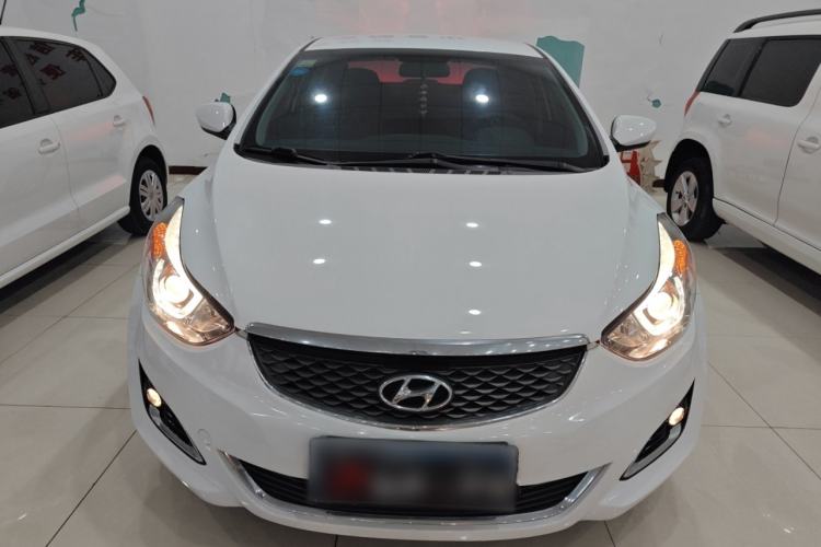 Used Hyundai Elantra 2016 1.6L Automatic Smart Version
