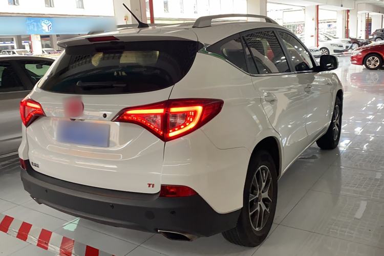 Used BYD Song 2017 Gaishi Upgrade Edition 1.5TI Manual Elite Model
