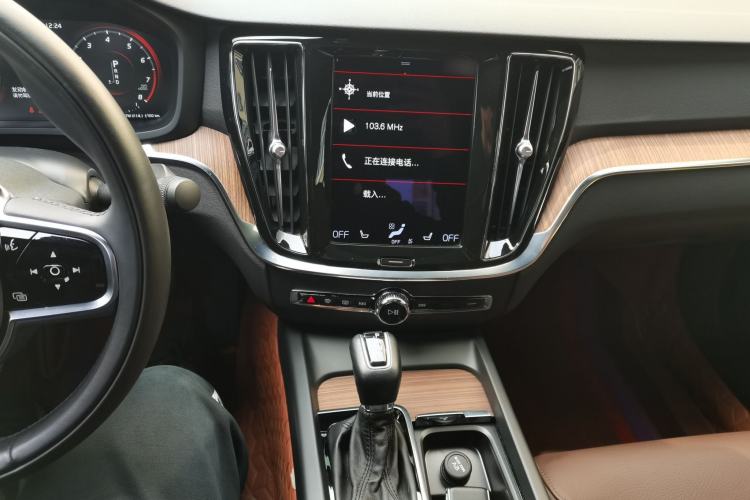 Used Volvo S60 2021 T4 Zhiyuan Luxury Edition
