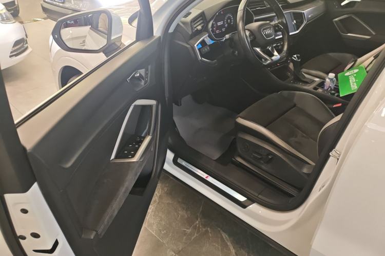 Used Audi Q3 2020 35 TFSI Fashion Dynamic Model
