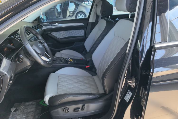 Used Volkswagen Magotan 2023 2 Million Units Limited Edition 330TSI DSG Leading Version