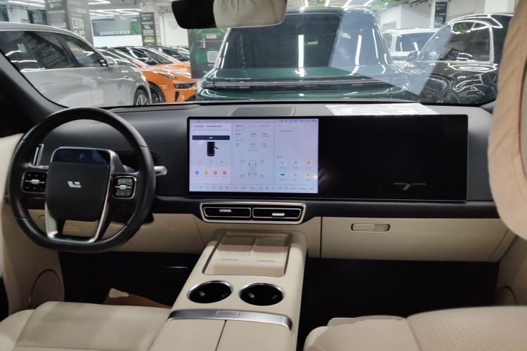 Used Li Auto L8 2024 PRO Model
