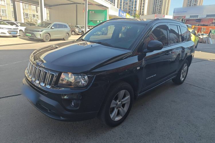 Used  Compass 2014 Revised Version 2.0L Two-Wheel Drive Entry-Level Edition
