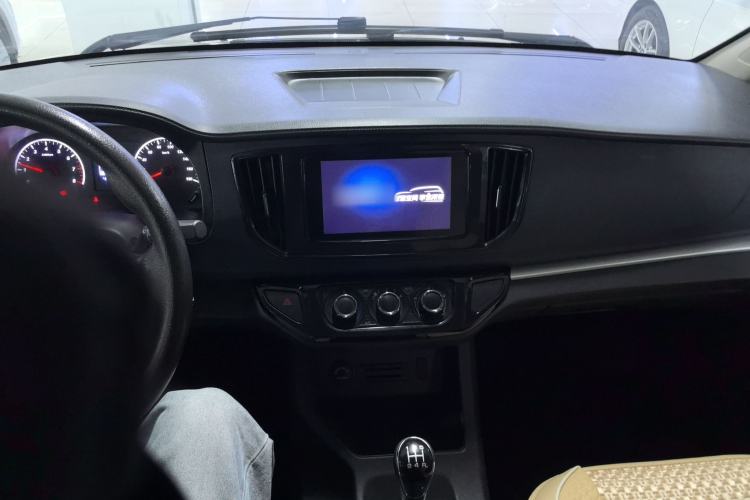 Used FORTHING Lingzhi 2023 M5L 1.6L Base Model 7 Seats
