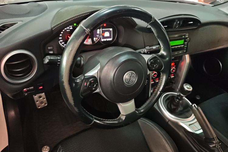 Used Toyota 86 2017 2.0L Manual Luxury Edition
