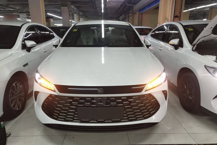 Used BYD Qin PLUS 2025 DM-i Smart Drive 55KM Leading Model
