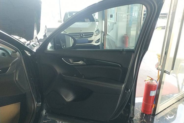 Used Buick Envision 2022 Encore S 552T Two-Wheel-Drive Luxury Model
