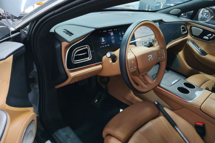 Used  F7 2023 Advanced Edition