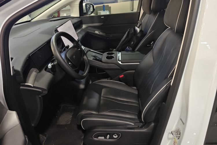 Used XPeng X9 2024 702 Ultra-Long Range Pro
