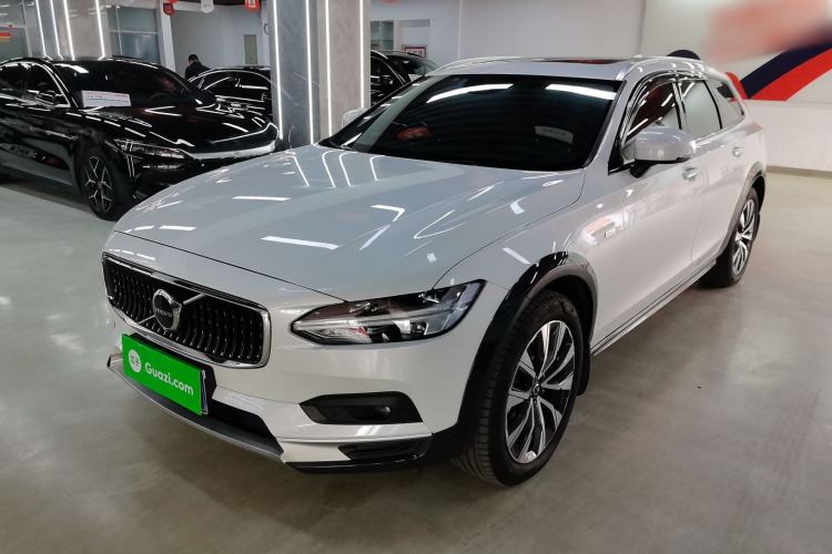 Used Volvo V90 2021 Cross Country B5 AWD Smart Range Edition
