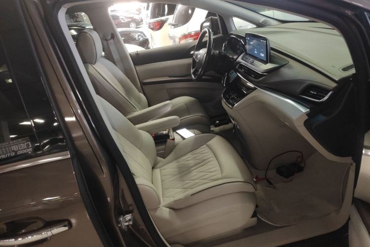 Used Buick GL8 2022 Land Business Class 652T Luxury Model
