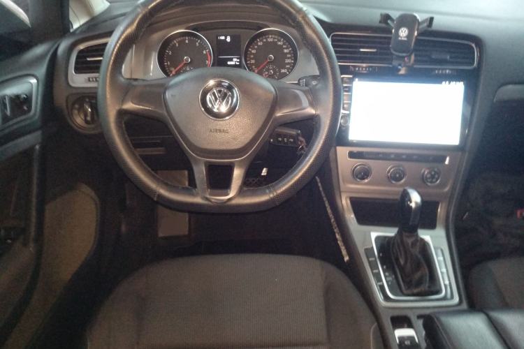 Used Volkswagen Golf 2015 1.6L Automatic Fashion Model