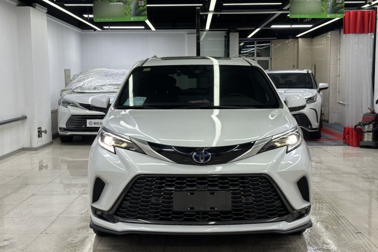 Used Toyota Granvia 2023 2.5L Hybrid Flagship VIP Edition