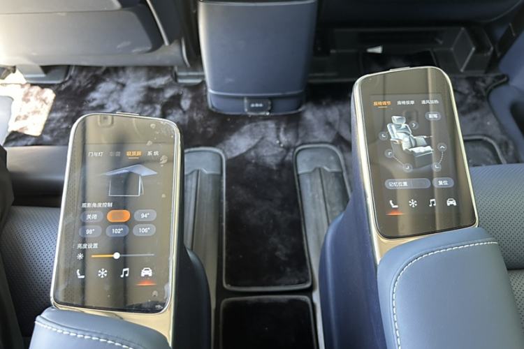 Used GAC Trumpchi Xiangwang M8 2025 Kunkun Series Max Luxury Cabin
