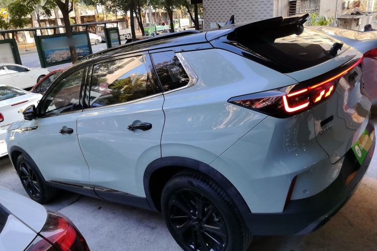 Used Dongfeng Aeolus Huge 2022 Mach Dual-Motor 1.5T MHD Dare-to-Dream Edition