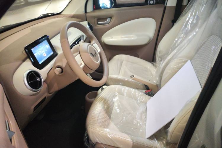 Used Wuling Hongguang MINIEV 2025 Four-Door Version Advanced Edition
