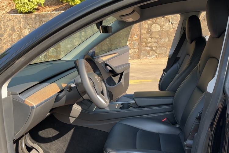 Used Tesla Model Y 2022 Rear-Wheel-Drive Version
