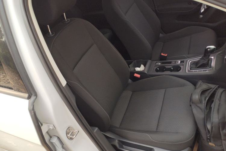 Used Volkswagen Golf 2016 1.6L Automatic Fashion Model