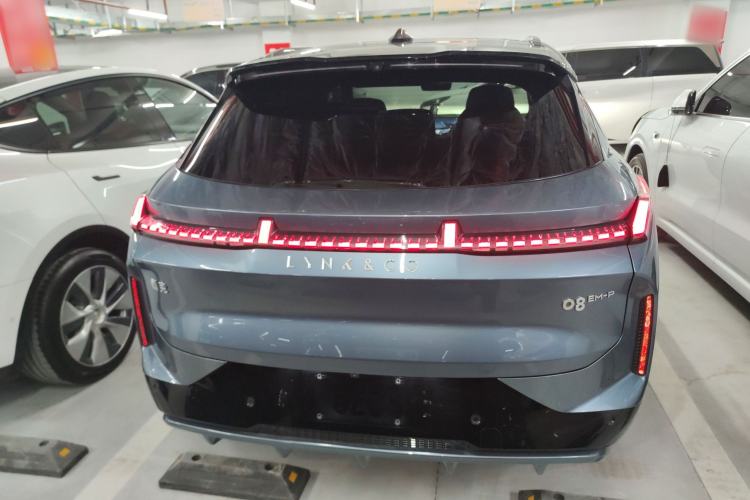 Used Lynk & Co 08 EM-P 2025 220 km All-Wheel-Drive Performance Halo
