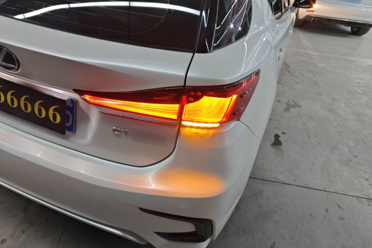 Used Lexus CT 2017 CT200h Elite Edition Solid Color China V Standard
