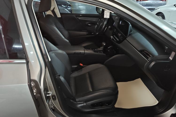 Used Lexus ES 2021 200 Excellence Edition