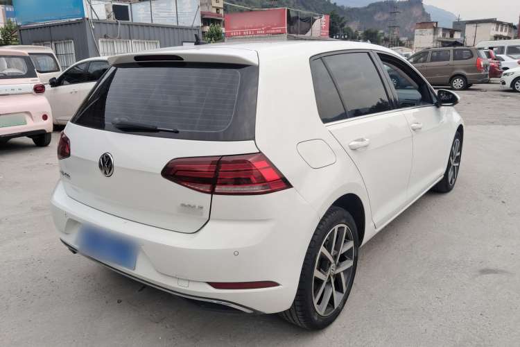 Used Volkswagen Golf 2020 200TSI DSG Comfortable and Ambitious Edition

