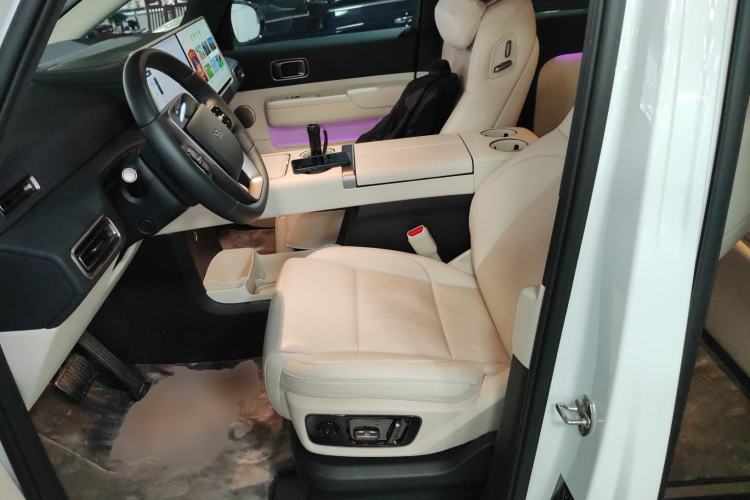 Used Li Auto MEGA 2025 Home Family Special Edition