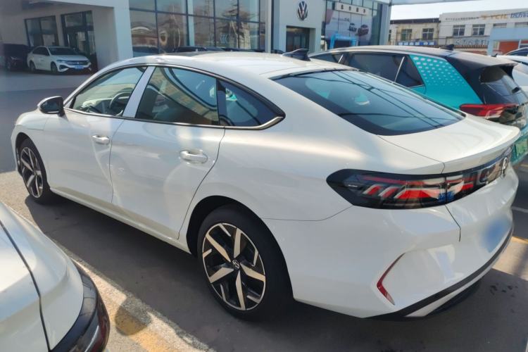 Used Volkswagen Lamando 
