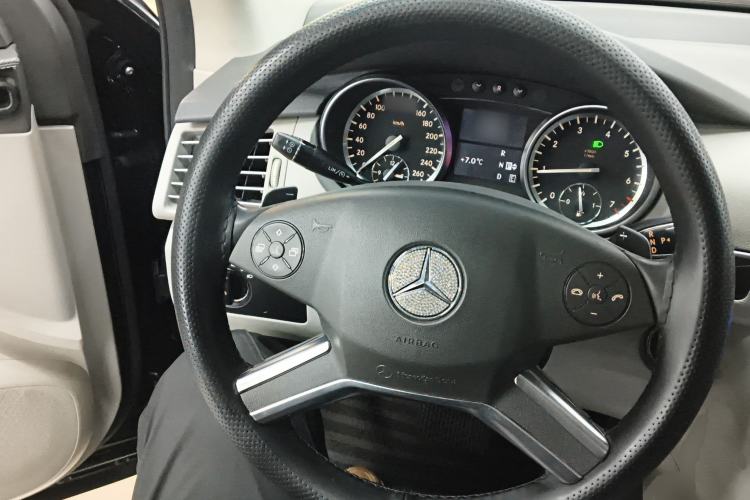 Used Mercedes-Benz R-Class 2017 R 320 4MATIC Business Edition Prestige Model