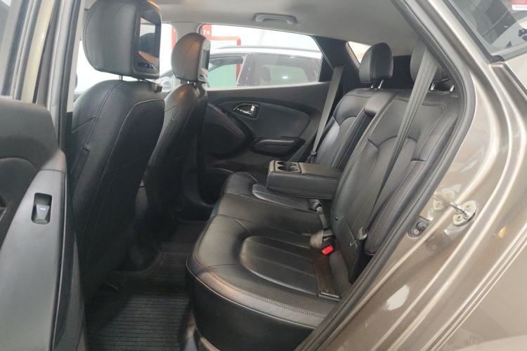 Used Hyundai ix35 2013 2.0L Automatic Two-Wheel Drive Smart GLS China IV Standard