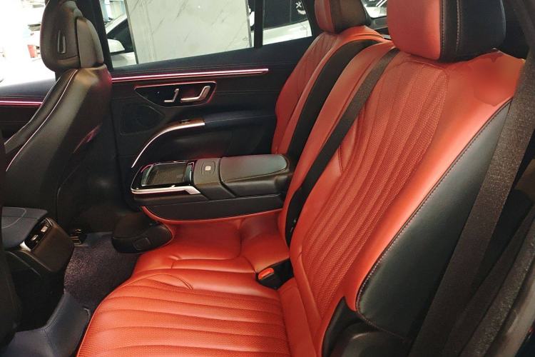 Used Mercedes-Benz EQS SUV 2023 450 4MATIC Pioneer Edition
