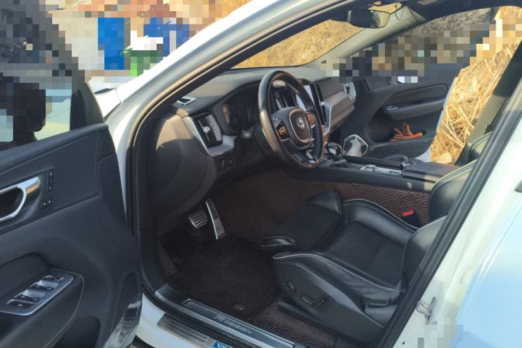 Used Volvo XC60 2019 T5 4x4 Zhiyuan Sport Edition China V Standard
