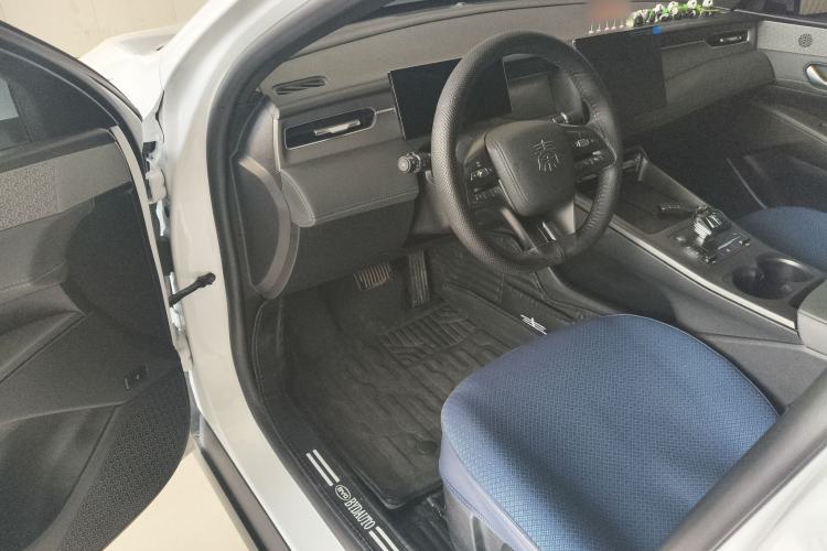 Used BYD Qin PLUS 2025 DM-i Smart Drive 55KM Leading Model
